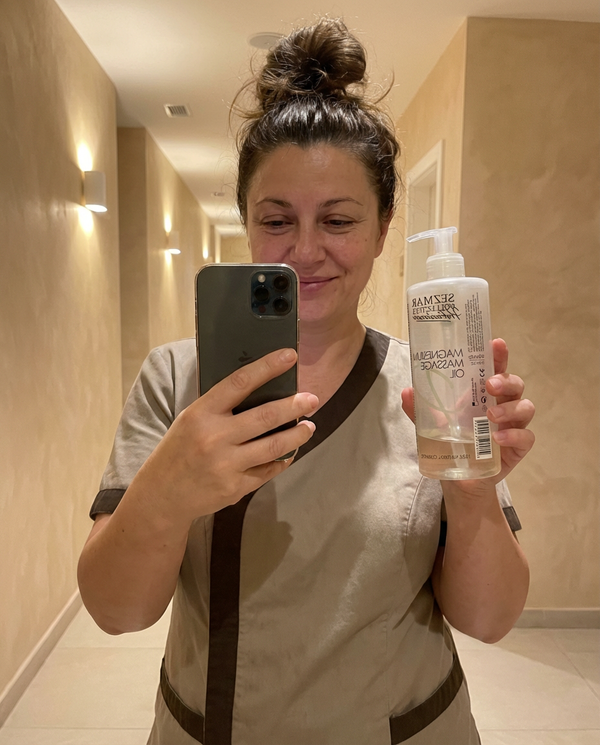 Andreea - Massage Therapist (RO)